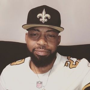 Meet your Posher, Tee